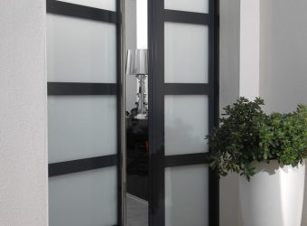 porte-entree-aluminium-traverses-min